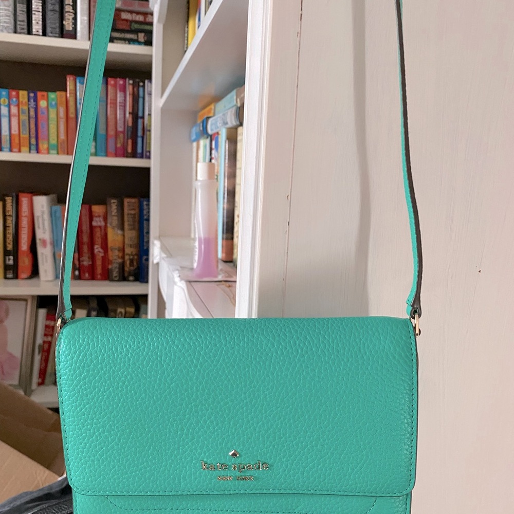 BRAND NEW GREEN KATE SPADE CROSSBODY BAG!!